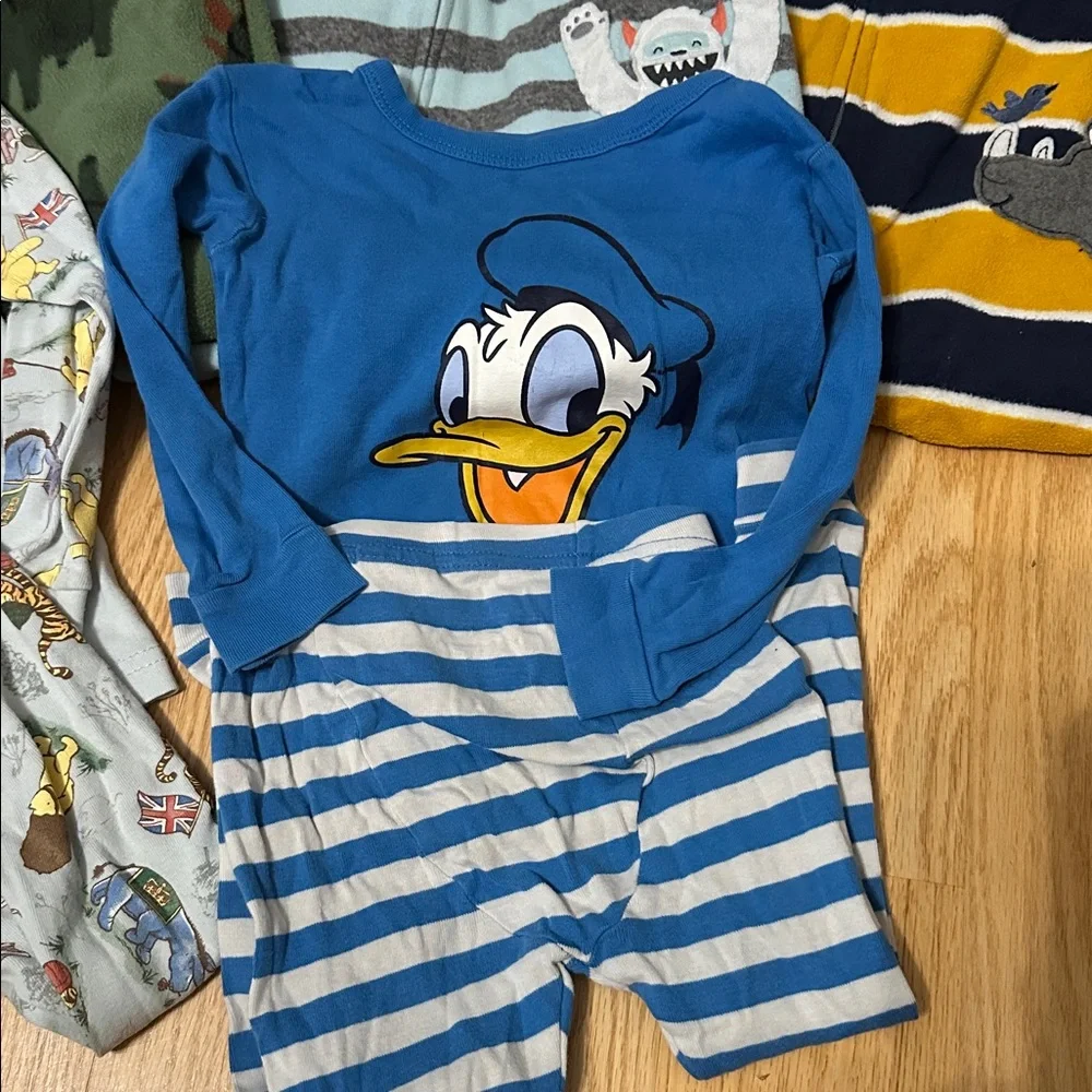 Carter’s, Disney & Gap Bundle Deal Kids Winter PJs size 2
